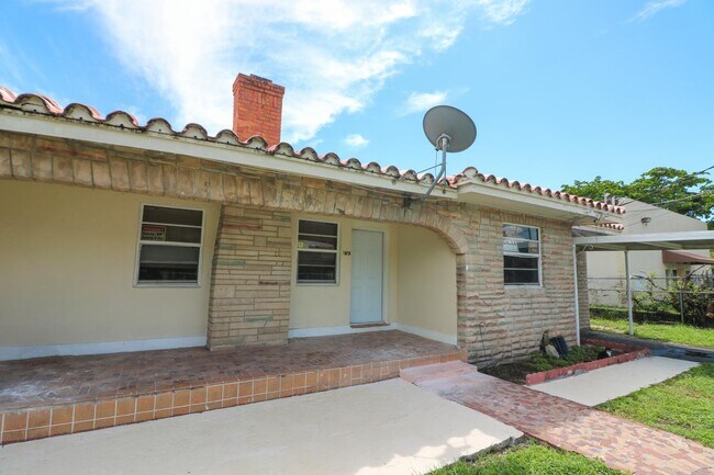 Foto del edificio - 1788 NW 65th St