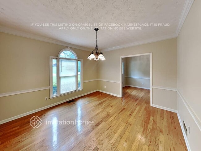Building Photo - 1700 Little Brook Dr SW