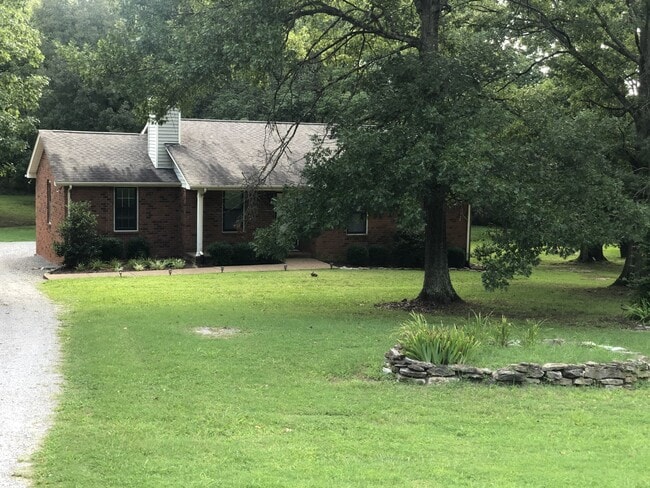 Building Photo - 164 Rutland Dr