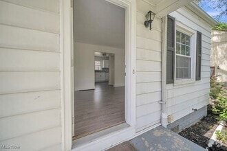 Building Photo - 1215 Sunford Ave SE