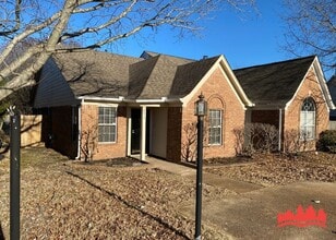 Building Photo - 7870 Shadowland Cove