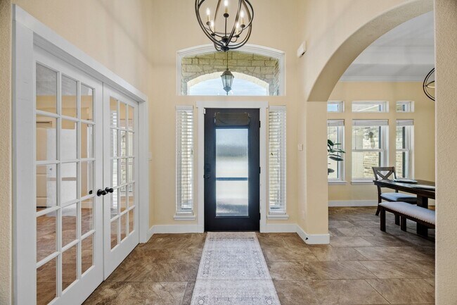 Foto del edificio - Spacious Luxury Home in London ISD – 5 Bed...