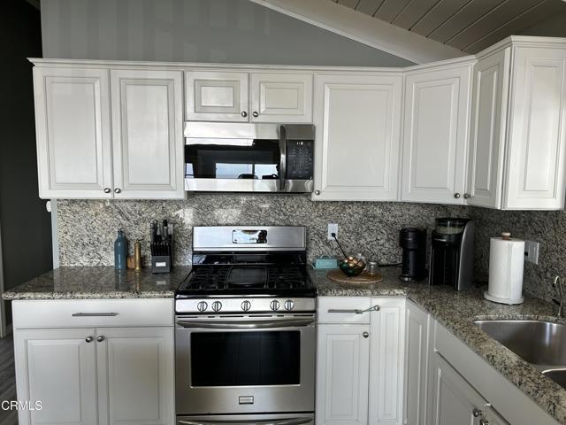 Foto del edificio - 4237 Faria Rd