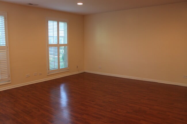 Building Photo - 1621 Pebblecreek Dr