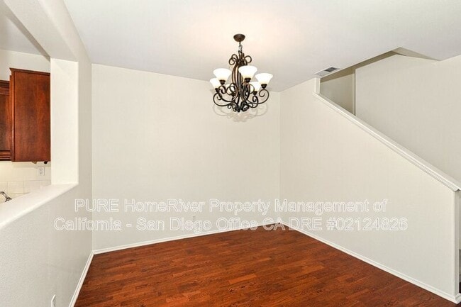 Building Photo - 621 Sumner Way