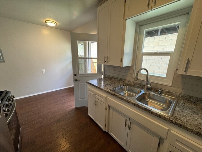 Foto del edificio - 1520 N Fair Oaks Ave