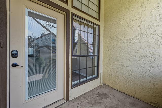 Foto del edificio - 5590 Spring Valley Rd