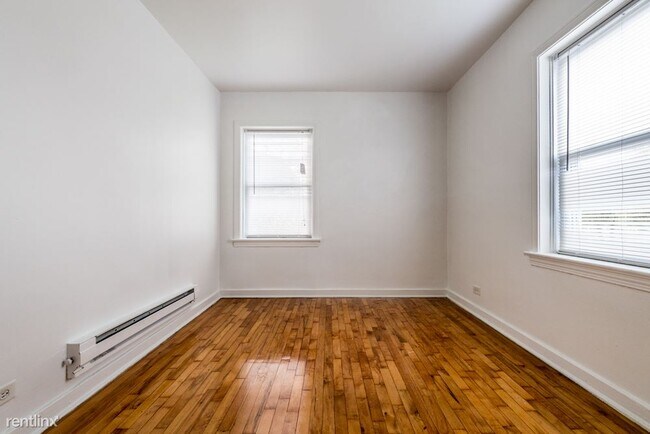 Building Photo - 2 br, 1 bath Apartment - 6129 S Wabash Ave