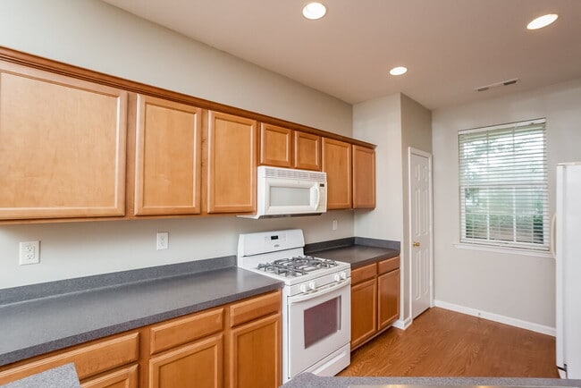 Building Photo - 153 Paxton Pl