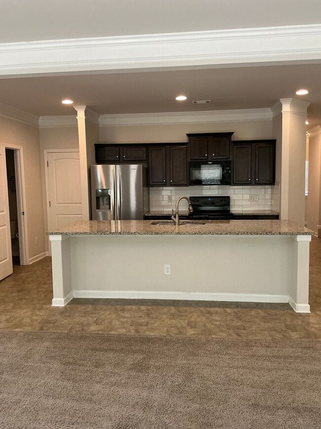 Building Photo - 3-bedroom, 2.5-bathroom single-family home. Available Now!