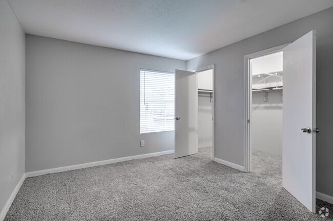 1BR, 1BA - 720SF - Airport Crossing