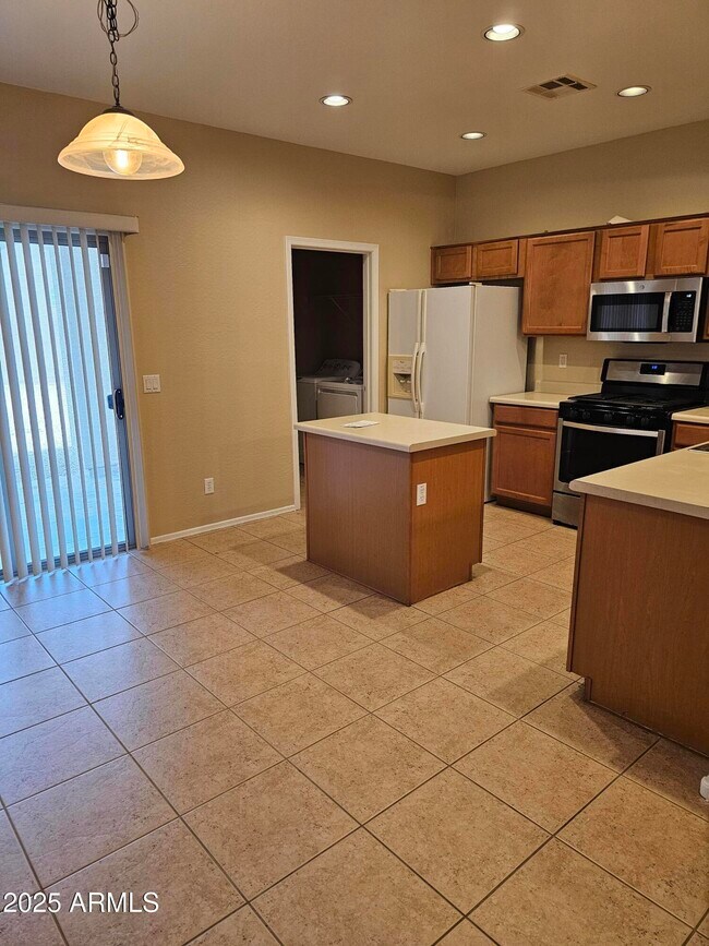 Foto del edificio - 44220 Kramer Ln