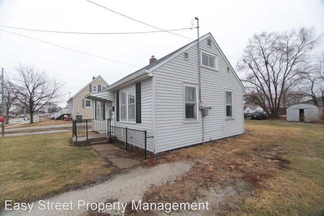 Building Photo - 2 br, 1 bath House - 210 E 3rd Ave.
