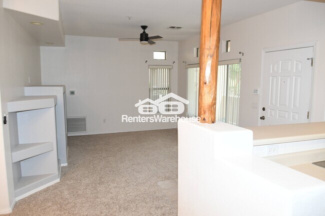 Foto del edificio - 1351 N Pleasant Dr