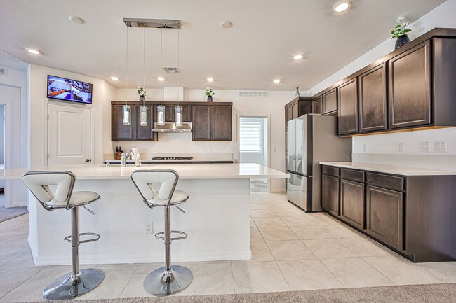 Building Photo - Single House with full furniture for rent