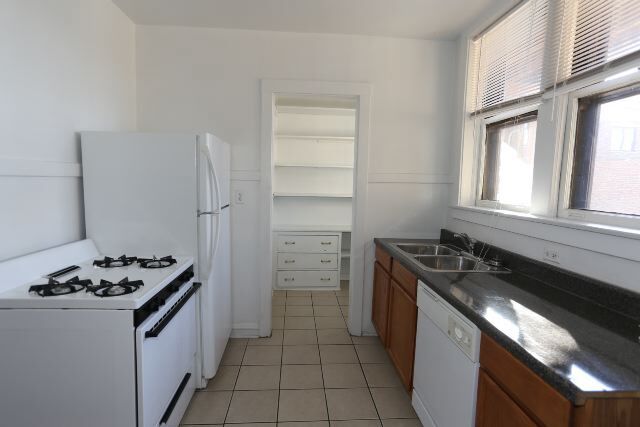 Foto del edificio - 1124 W Oakdale Ave