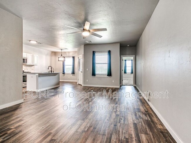 Building Photo - 14101 Mdw Rdg Ln