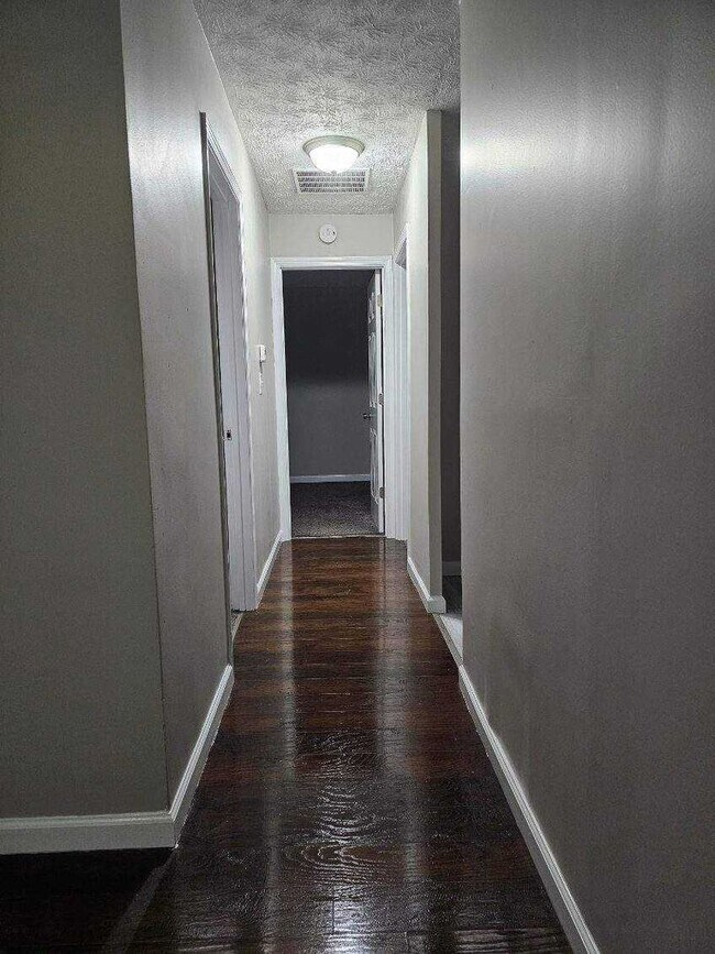 Foto del edificio - 3 bed 1 bath home for rent!