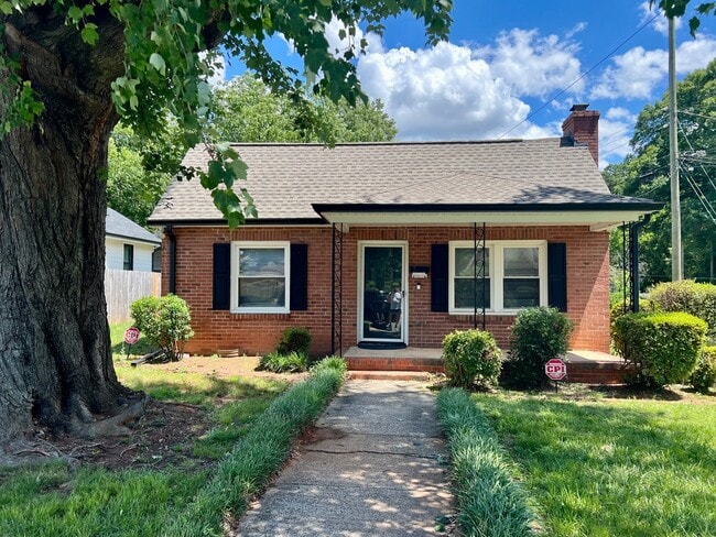 Building Photo - 1217 Enderly Rd