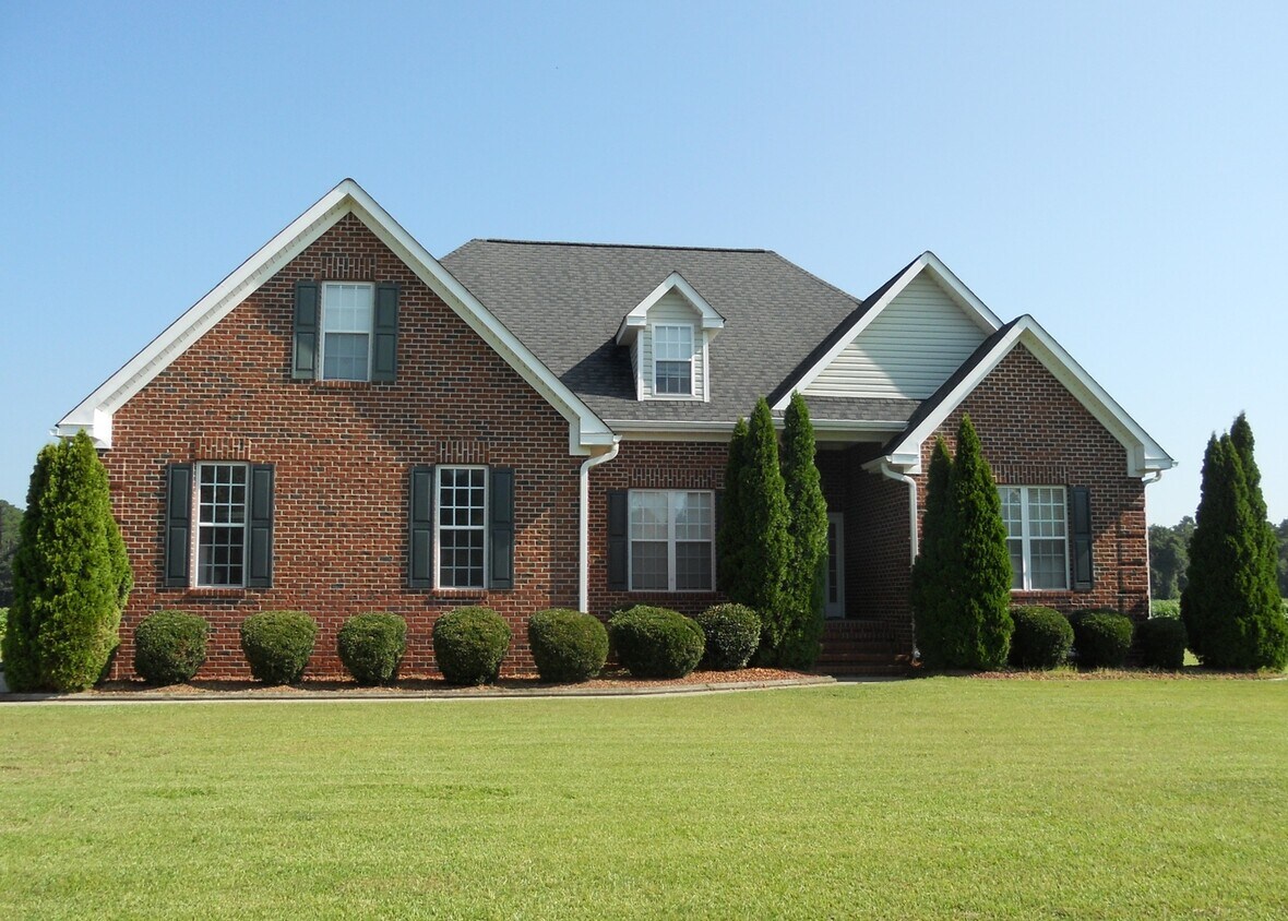 Foto principal - 409 Pointe Dr