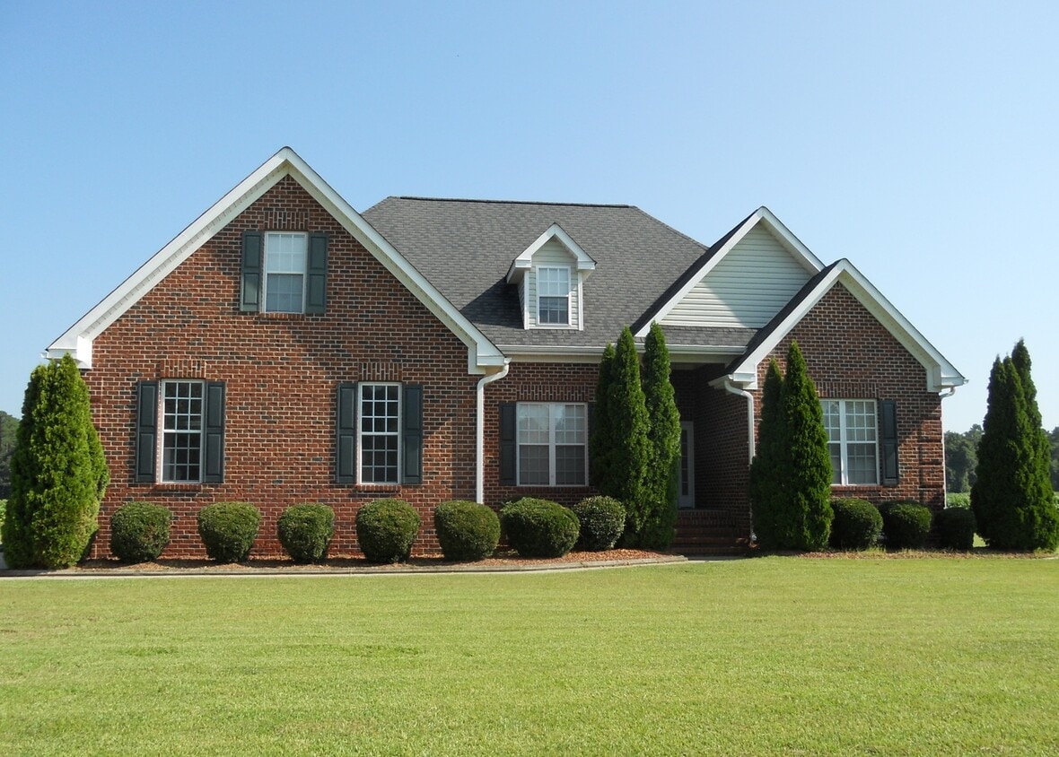 Primary Photo - 409 Pointe Dr
