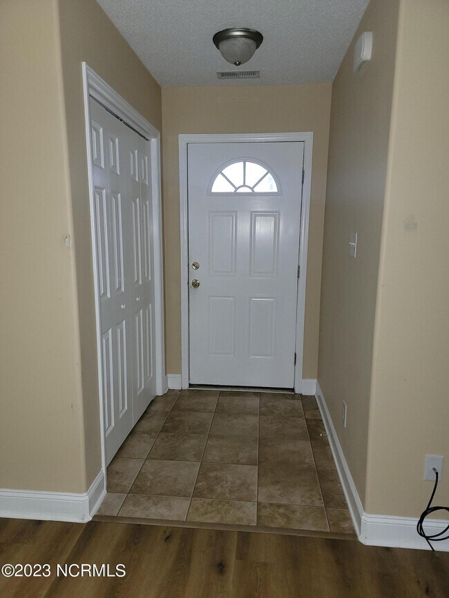 Building Photo - 222 Church Hill Ct