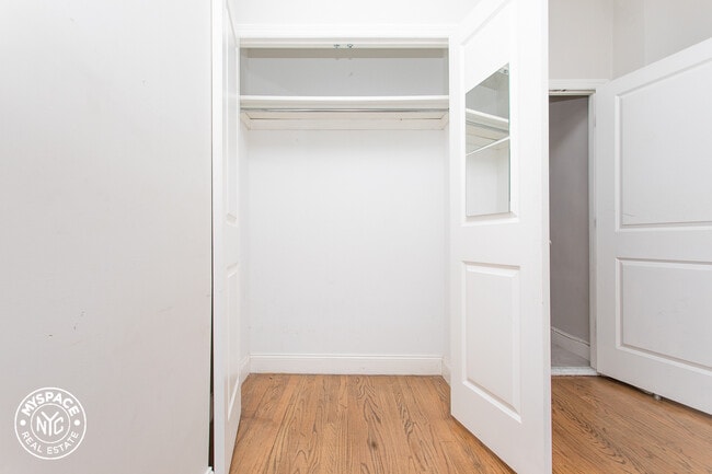 Building Photo - 752 Franklin Ave