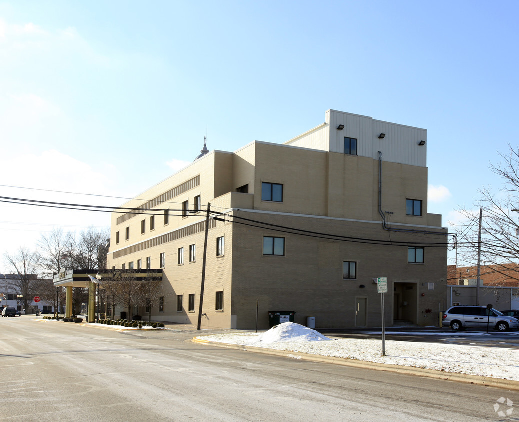 Building Photo - Zimmer Hotel