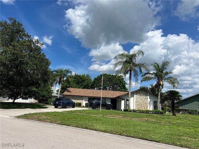 Building Photo - 1450 Nottingham Dr