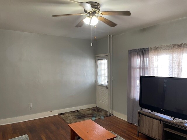 Primer piso - 2730 6th Ave