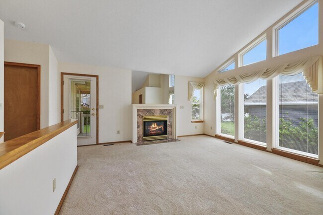 Building Photo - 2407 S Sunnybrook Ln