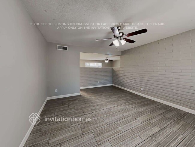 Building Photo - 1524 E Alameda Dr