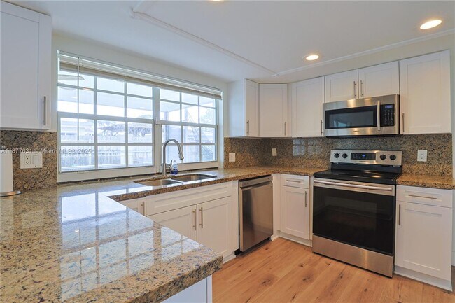 Foto del edificio - 9020 NW 21st Ct