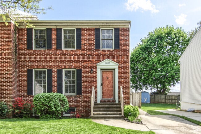 Building Photo - 1007 Northfield Dr