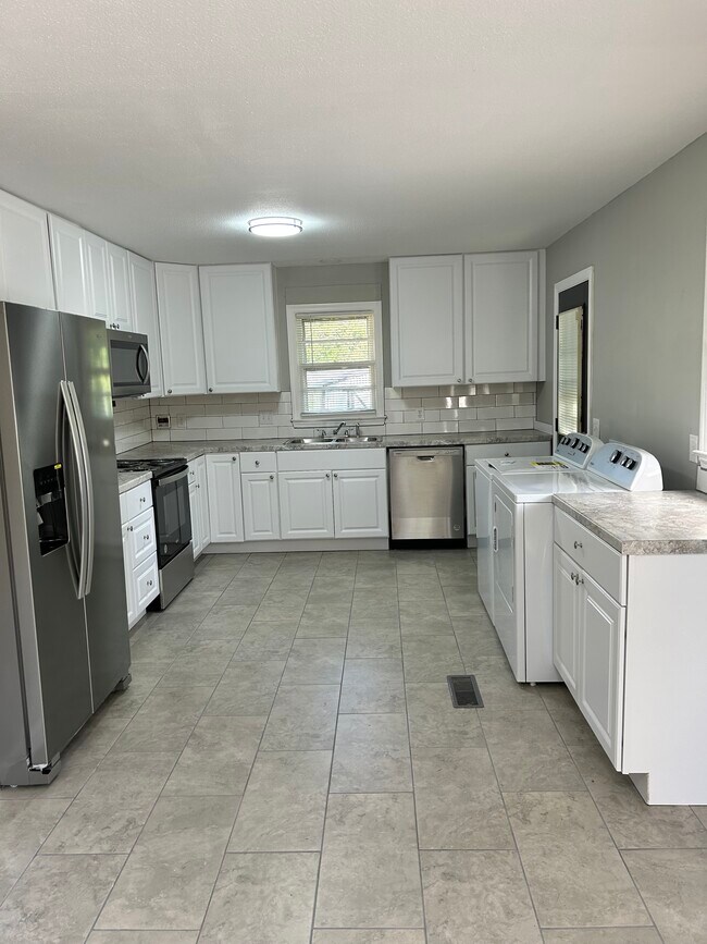 Foto del edificio - 5305 Bayleaf Dr