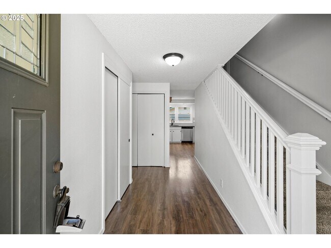 Foto del edificio - 14103 SE McGillivray Blvd