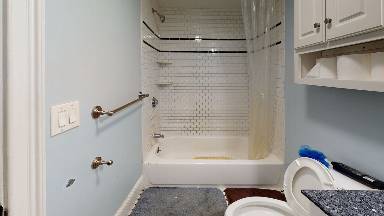 Building Photo - Inviting and beautiful 2 bed 2 bath in Roxbury