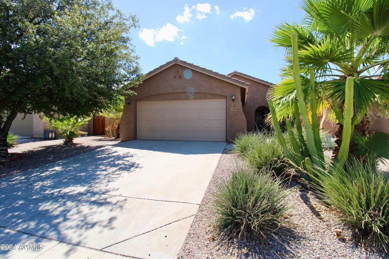 Primary Photo - 2389 W Gold Dust Ave