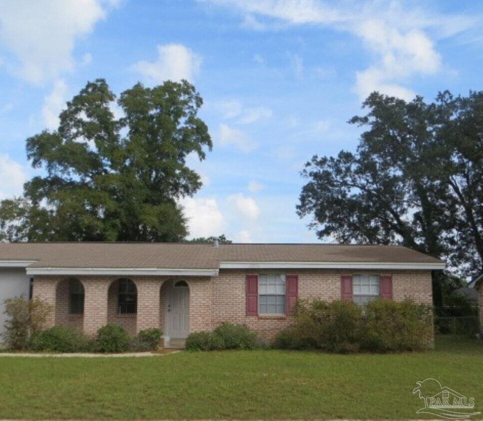 Primary Photo - 174 Overlook Dr