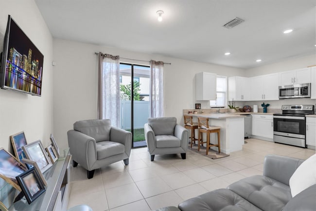 Foto del edificio - 11101 W 33rd Ct