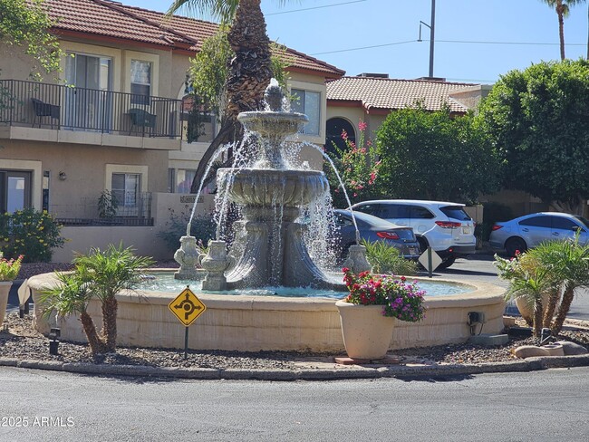 Building Photo - 10410 N Cave Creek Rd