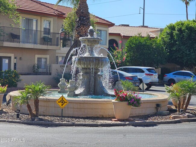 Foto del edificio - 10410 N Cave Creek Rd