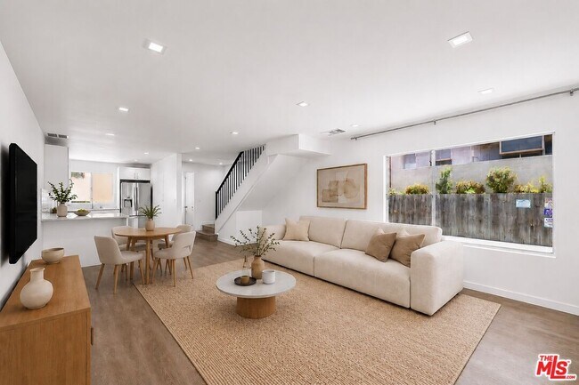 Foto del edificio - 11652 Chenault St