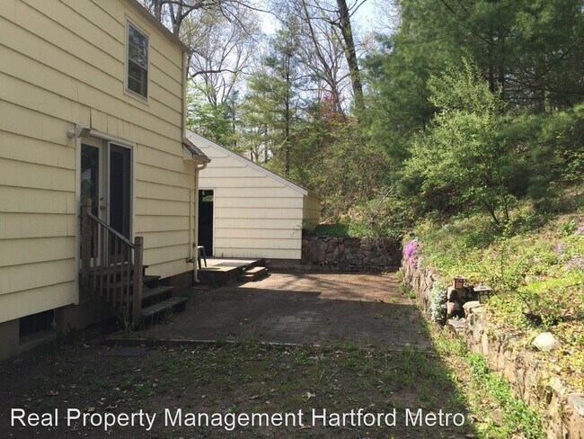 Building Photo - 3 br, 2 bath House - 164 Weir St