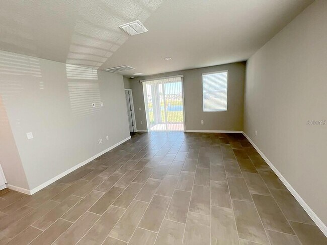 Foto del edificio - 820 Rivers Crossing St