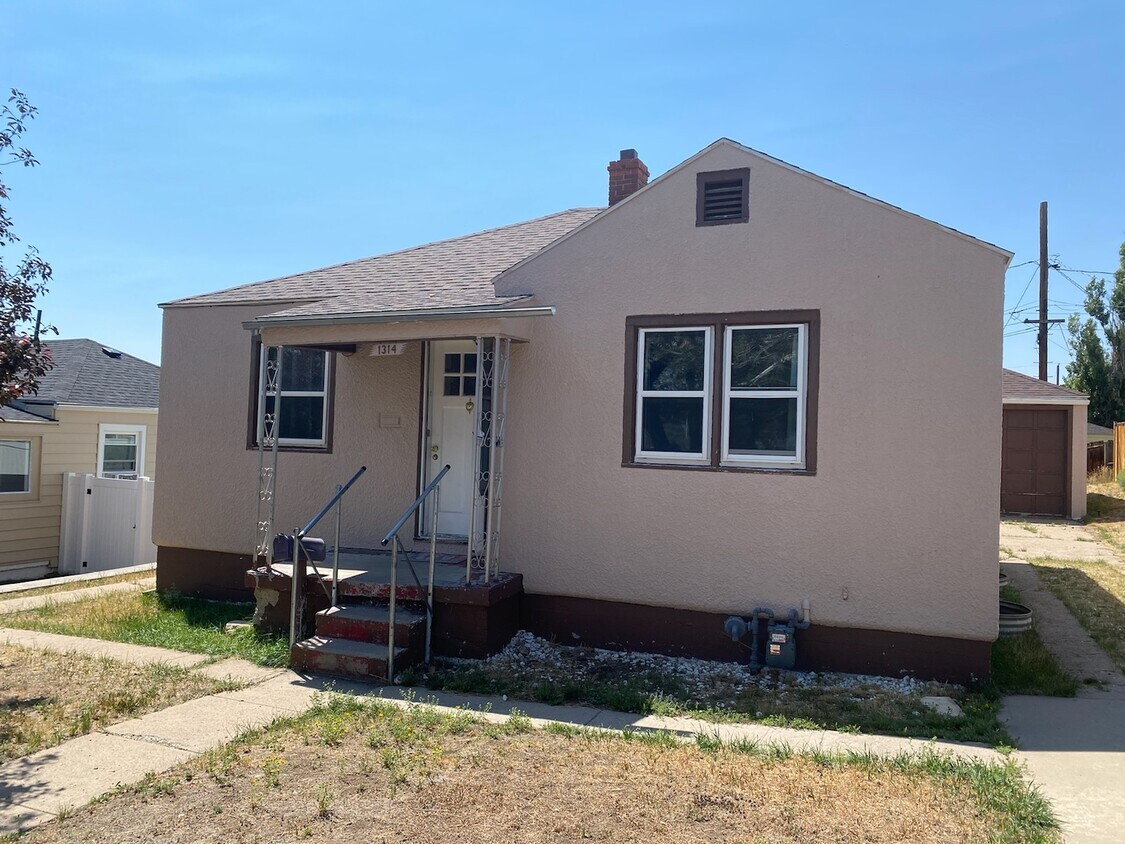 1314 Court Pl, Rawlins, WY 82301 House Rental in Rawlins, WY