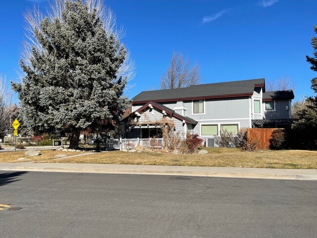 Building Photo - Southwest Reno Charmer