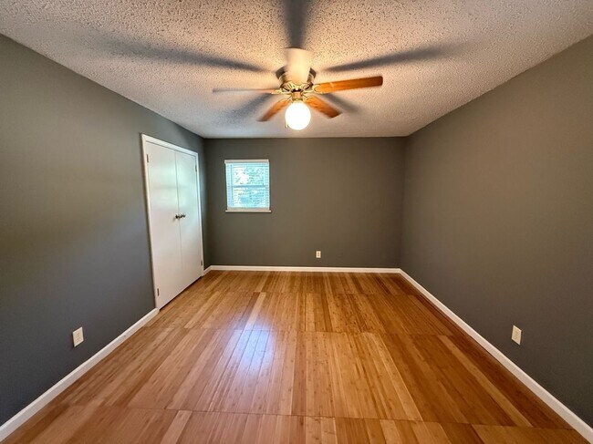 Foto del edificio - 5330 Tyler Loop Rd