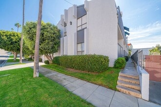 Building Photo - 844 1st St