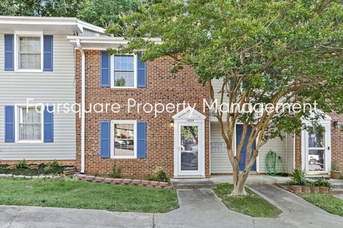 Primary Photo - Town Home | Assigned Parking | Convenient ...